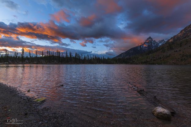 Teewinot Color. Photo by Dave Bell.