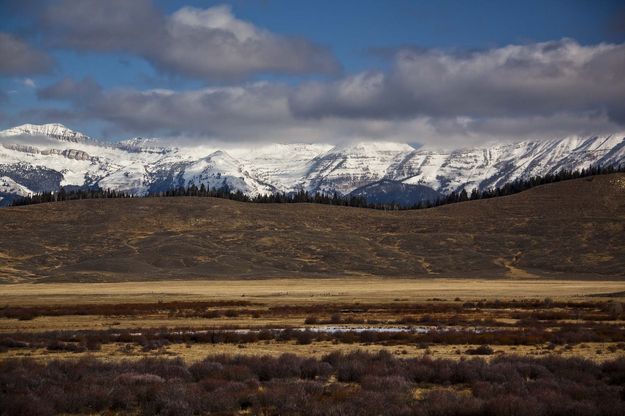 Sawtooth From Bondurant Valley. Photo by Dave Bell.