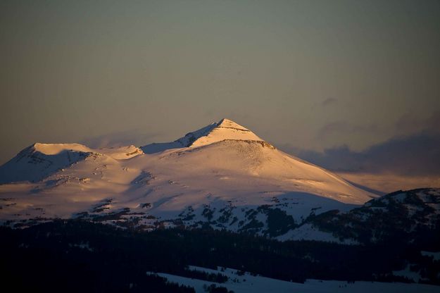 Early Light On Triangle Peak. Photo by Dave Bell.