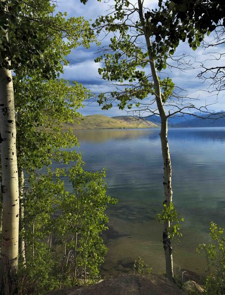 Fremont Lake Sunrise Mood. Photo by Dave Bell.