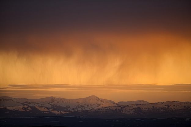 Sunset Virga Over north summit of McDougall Peak/Wyoming Range. Photo by Dave Bell.