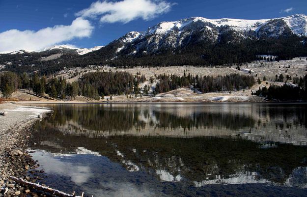 Reflection in Lower Green River Lake. Photo by Dave Bell.