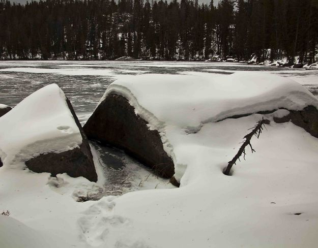 Split Rock And Glimpse Lake Ice. Photo by Dave Bell.