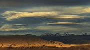 Lenticulars Hovering. Photo by Dave Bell.