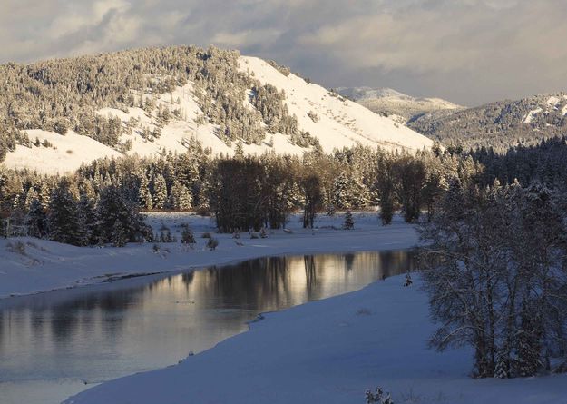 Winter On The Snake. Photo by Dave Bell.