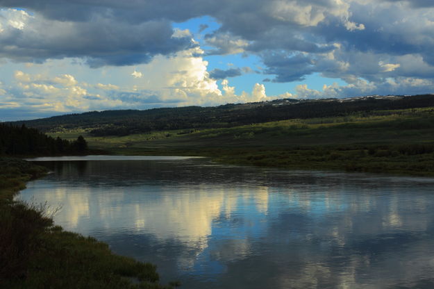 Green River Reflections. Photo by Fred Pflughoft.