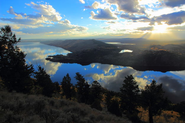 Fremont Lake Sunset. Photo by Fred Pflughoft.