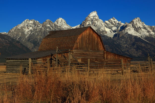 Mormon Row Barn / Grand Teton N.P.. Photo by Fred Pflughoft.