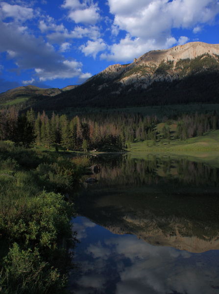 Osborn Mountain from the shore of Green River Lks.. Photo by Fred Pflughoft.