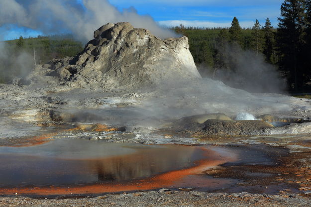 Castle Geyser Colors. Photo by Fred Pflughoft.