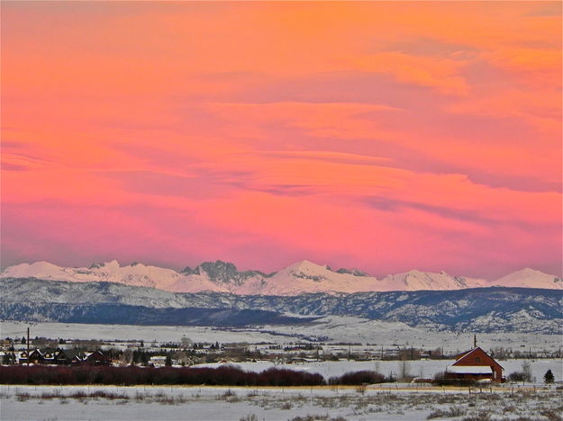 Mt. Bonneville Sunset over Pinedale. Photo by Scott Almdale.