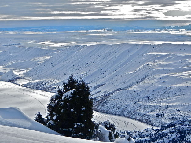 Dancing sunlight and shadows over Fremont Lake. Photo by Scott Almdale.