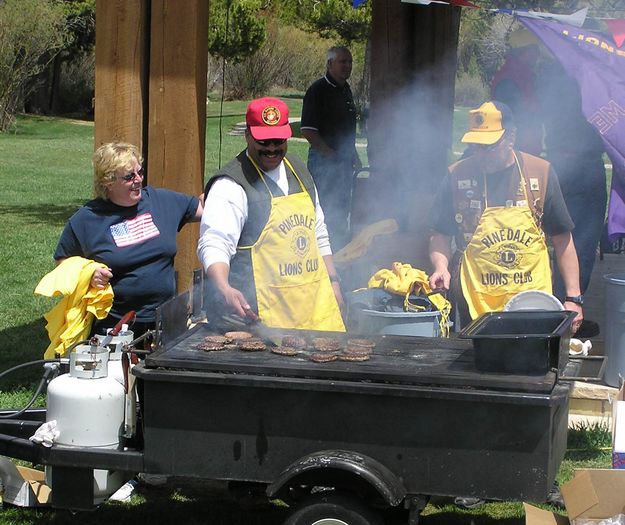 Lions Club Burgers. Photo by Pinedale Online.