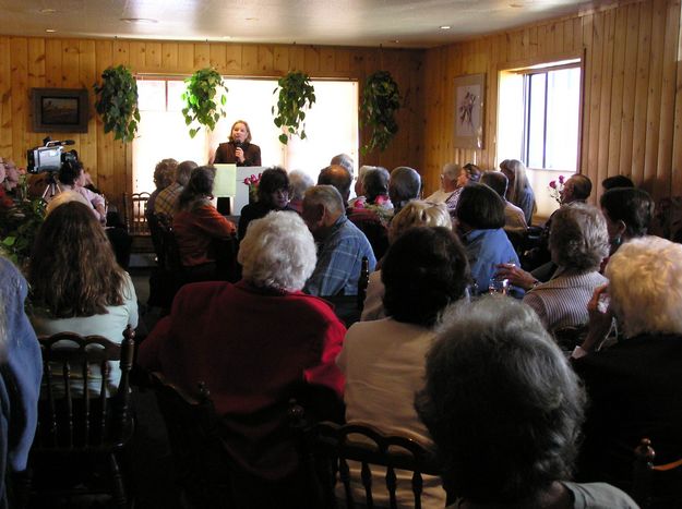 Pinedale talk by Ann Noble. Photo by Pinedale Online.