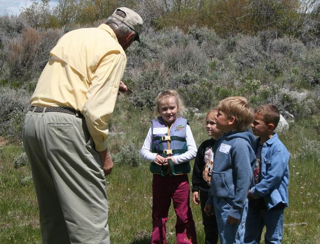 Fly Fishing Lesson. Photo by Pinedale Online.