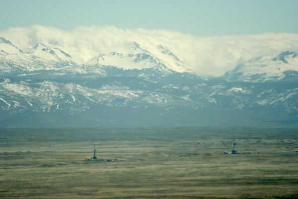 Distant drill rigs. Photo by Pinedale Online.