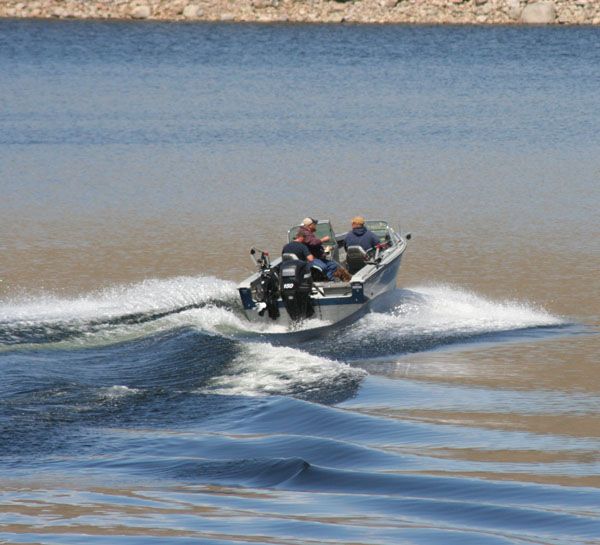 Boating Boulder Lake. Photo by Clint Gilchrist, Pinedale Online.