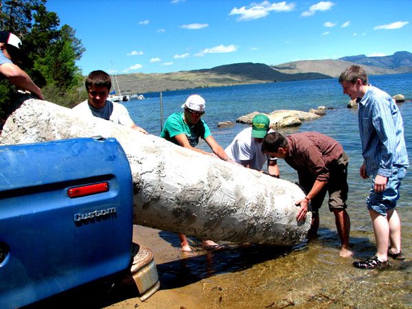 Unloading the canoe. Photo by Sublette County School District #1.