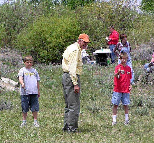 Mike Kaul Casting Class. Photo by Dawn Ballou, Pinedale Online.
