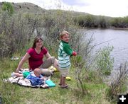 Family fishing. Photo by Dawn Ballou, Pinedale Online.