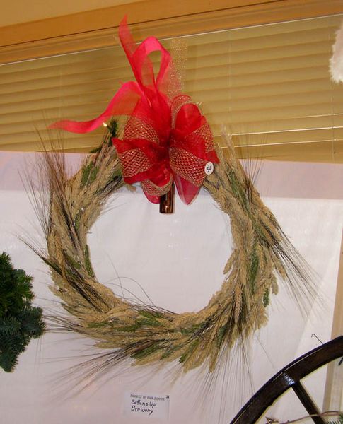Bottoms Up Wreath. Photo by Dawn Ballou, Pinedale Online.