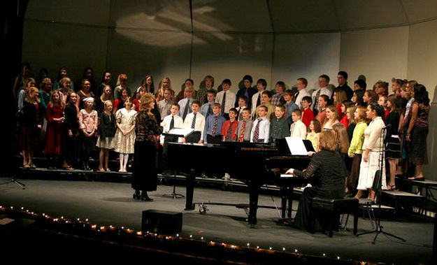 Middle School Choir. Photo by Pam McCulloch, Pinedale Online.