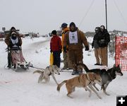 McClenon family mushers. Photo by Dawn Ballou, Pinedale Online.