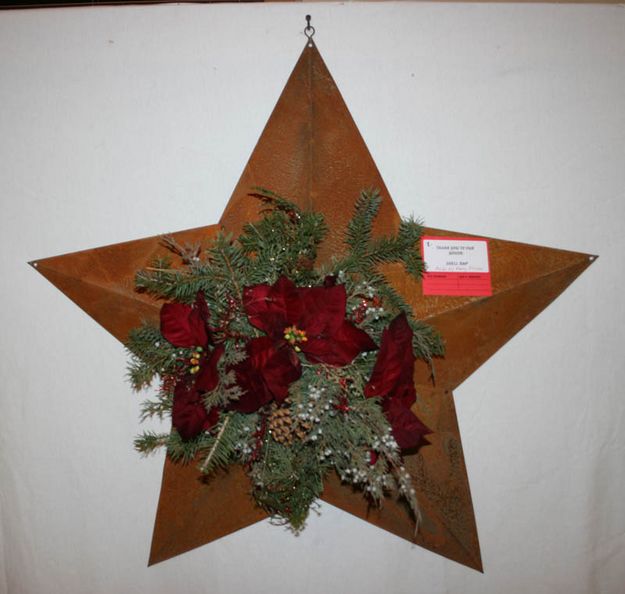 Shell Star Wreath. Photo by Dawn Ballou, Pinedale Online.