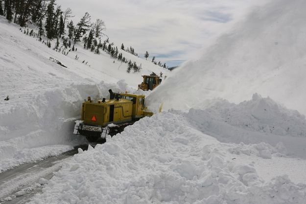 Clearing Snow. Photo by Jim Peaco, NPS.