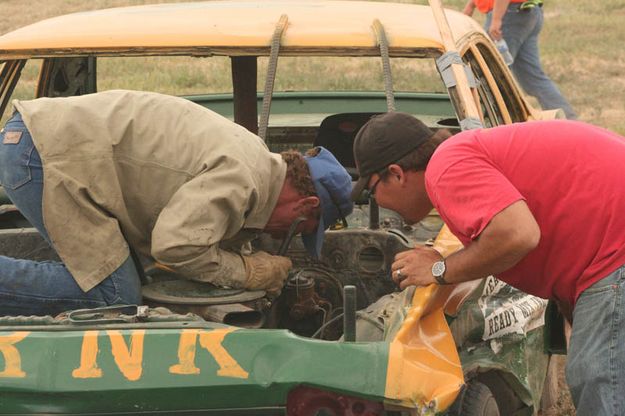 Badger Pit Crew. Photo by Dawn Ballou, Pinedale Online.