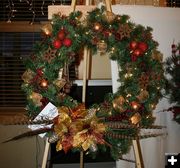 Beautiful Holiday Wreath. Photo by Dawn Ballou, Pinedale Online.
