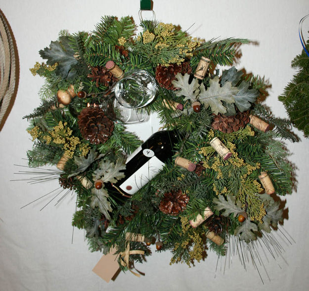 The Barn Door wreath. Photo by Dawn Ballou, Pinedale Online.