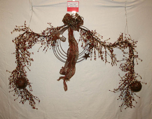 Karen Olsen-Encana wreath. Photo by Dawn Ballou, Pinedale Online.