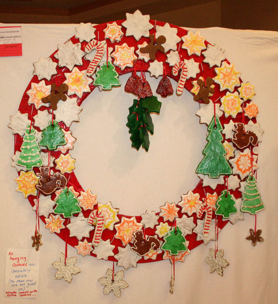 Nikki and Jeff's wreath. Photo by Dawn Ballou, Pinedale Online.