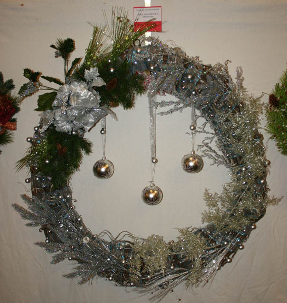 Shell wreath. Photo by Dawn Ballou, Pinedale Online.
