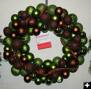 Tegeler & Associates wreath. Photo by Dawn Ballou, Pinedale Online.