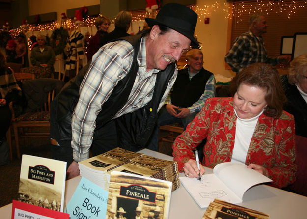 Ann Noble booksigning. Photo by Dawn Ballou, Pinedale Online.