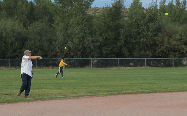 2 balls coming in. Photo by Dawn Ballou, Pinedale Online.