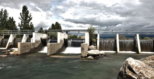 Fremont Lake Dam. Photo by Arnold Brokling.