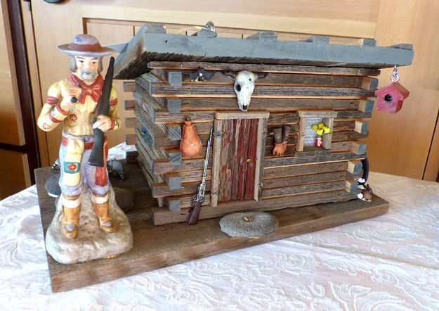 Mtn Man Birdhouse detail. Photo by Dawn Ballou, Pinedale Online.