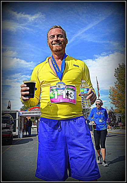 Two-Fisted Runner. Photo by Terry Allen.