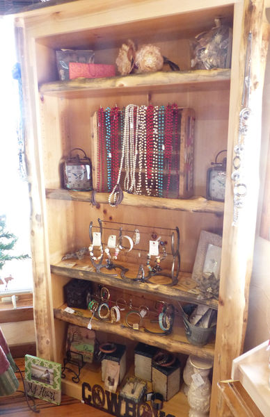 Jewelry. Photo by Dawn Ballou, Pinedale Online.