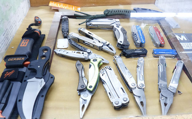 Knives and tools. Photo by Dawn Ballou, Pinedale Online.