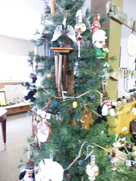 Ornaments. Photo by Dawn Ballou, Pinedale Online.