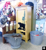 Bears and buckets. Photo by Dawn Ballou, Pinedale Online.