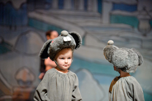 Baby Mice rehearsal. Photo by Arnold Brokling.