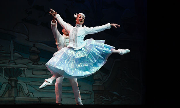 Dancers in Winter Land. Photo by Arnold Brokling.