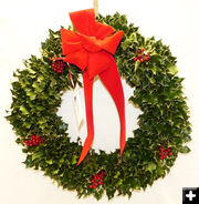 Rio Verde Engineering Holly wreath. Photo by Dawn Ballou, Pinedale Online.