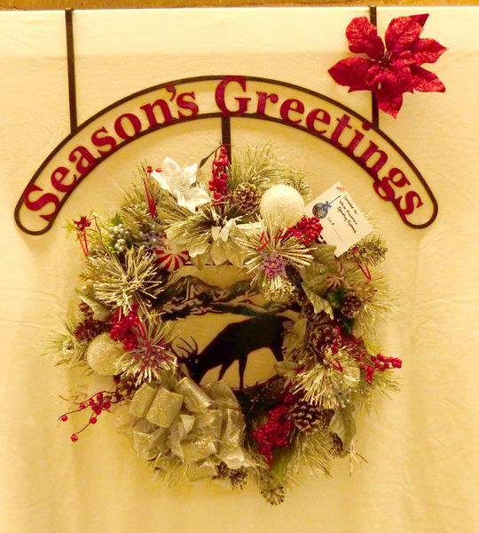 Season's Greetings. Photo by Dawn Ballou, Pinedale Online.
