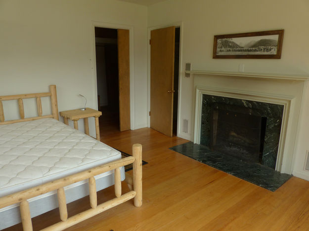 Bedroom. Photo by Dawn Ballou, Pinedale Online.